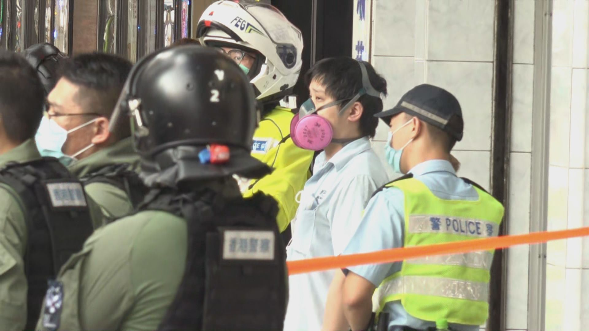 警方指從新巴司機袋中檢士巴拿　涉藏攻擊性武器