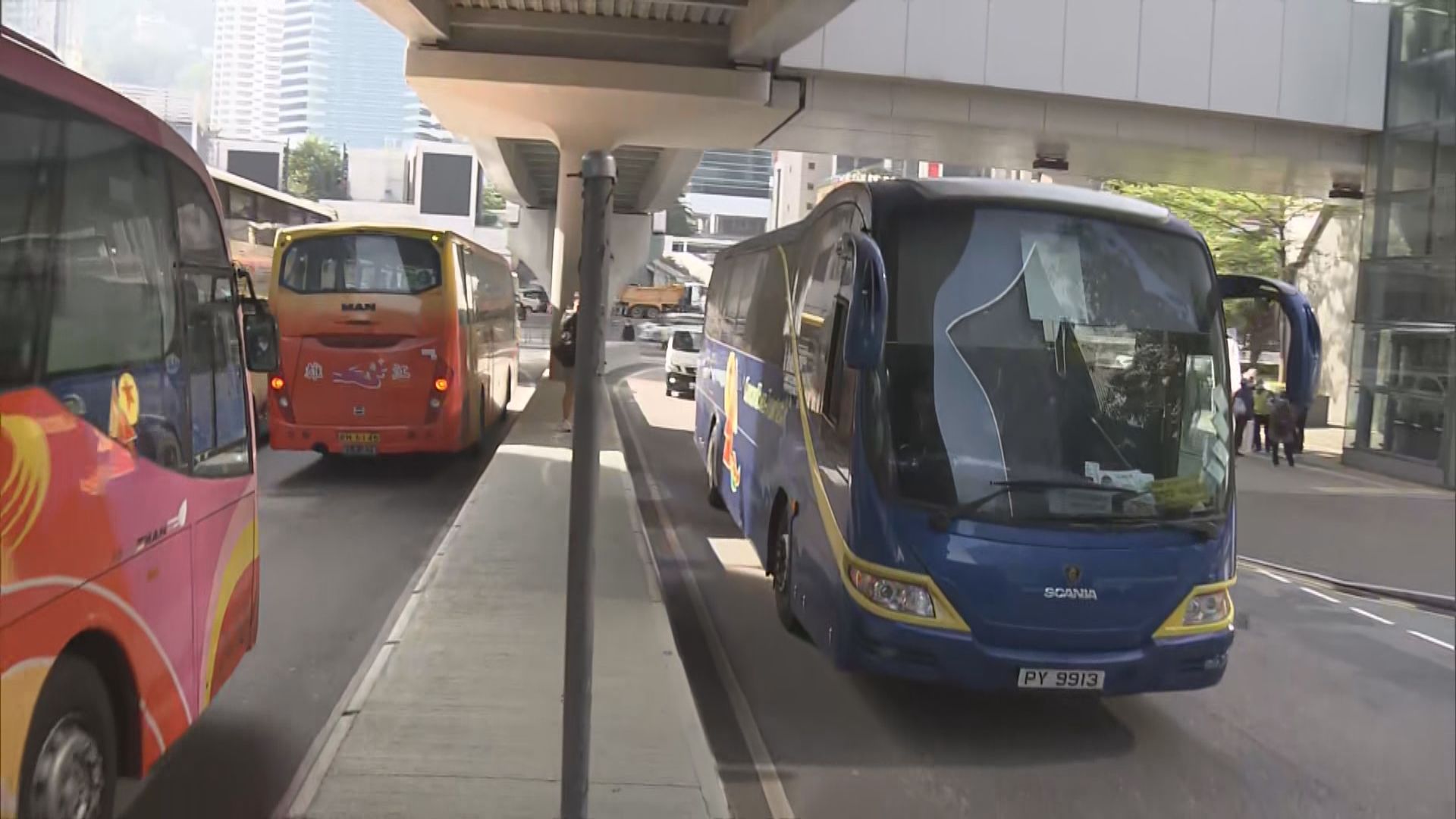 旅遊巴業界慢駛請願要求防疫抗疫基金支援