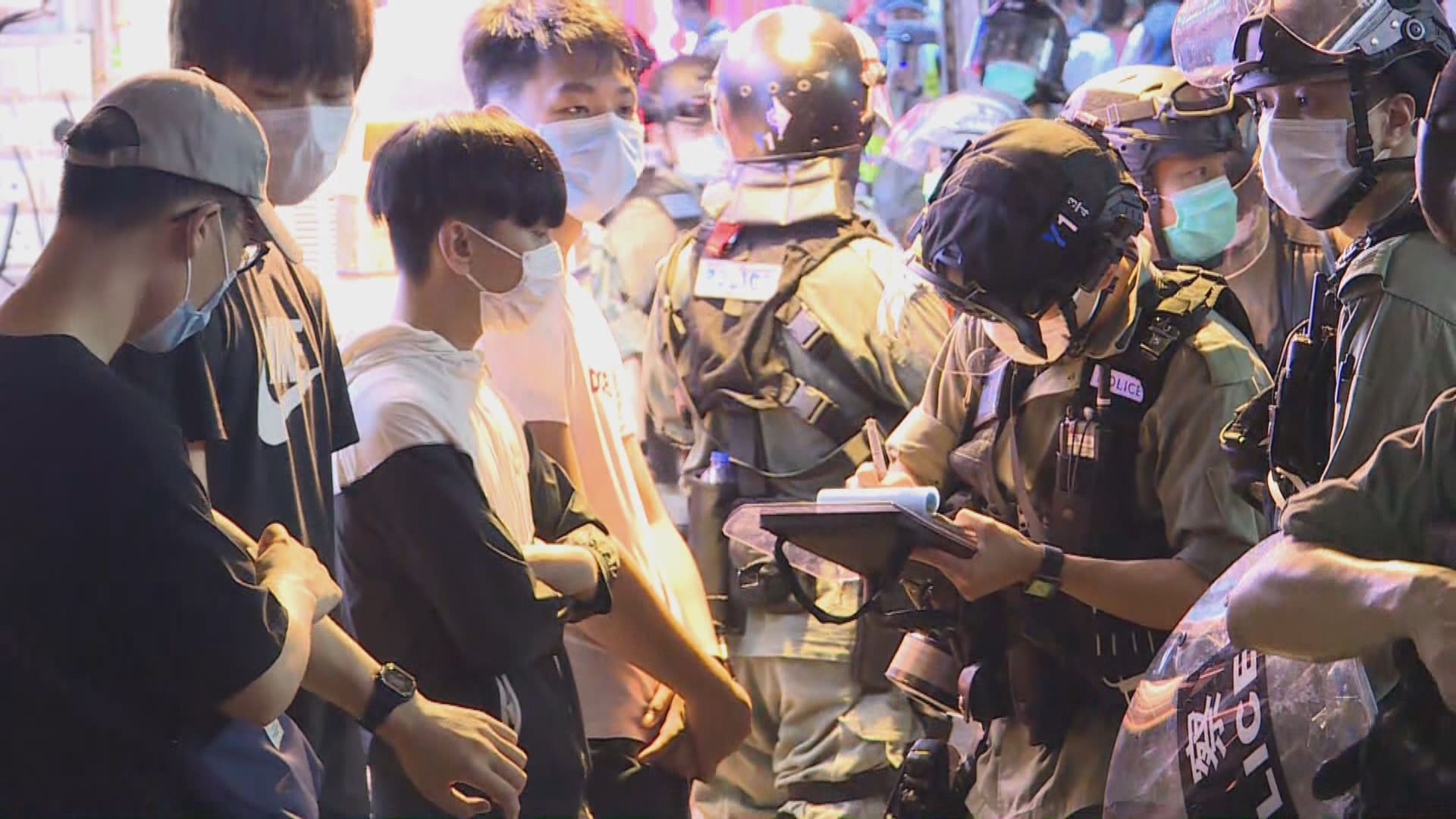 周梓樂逝世半年　旺角有人群聚集遭警方到場驅散