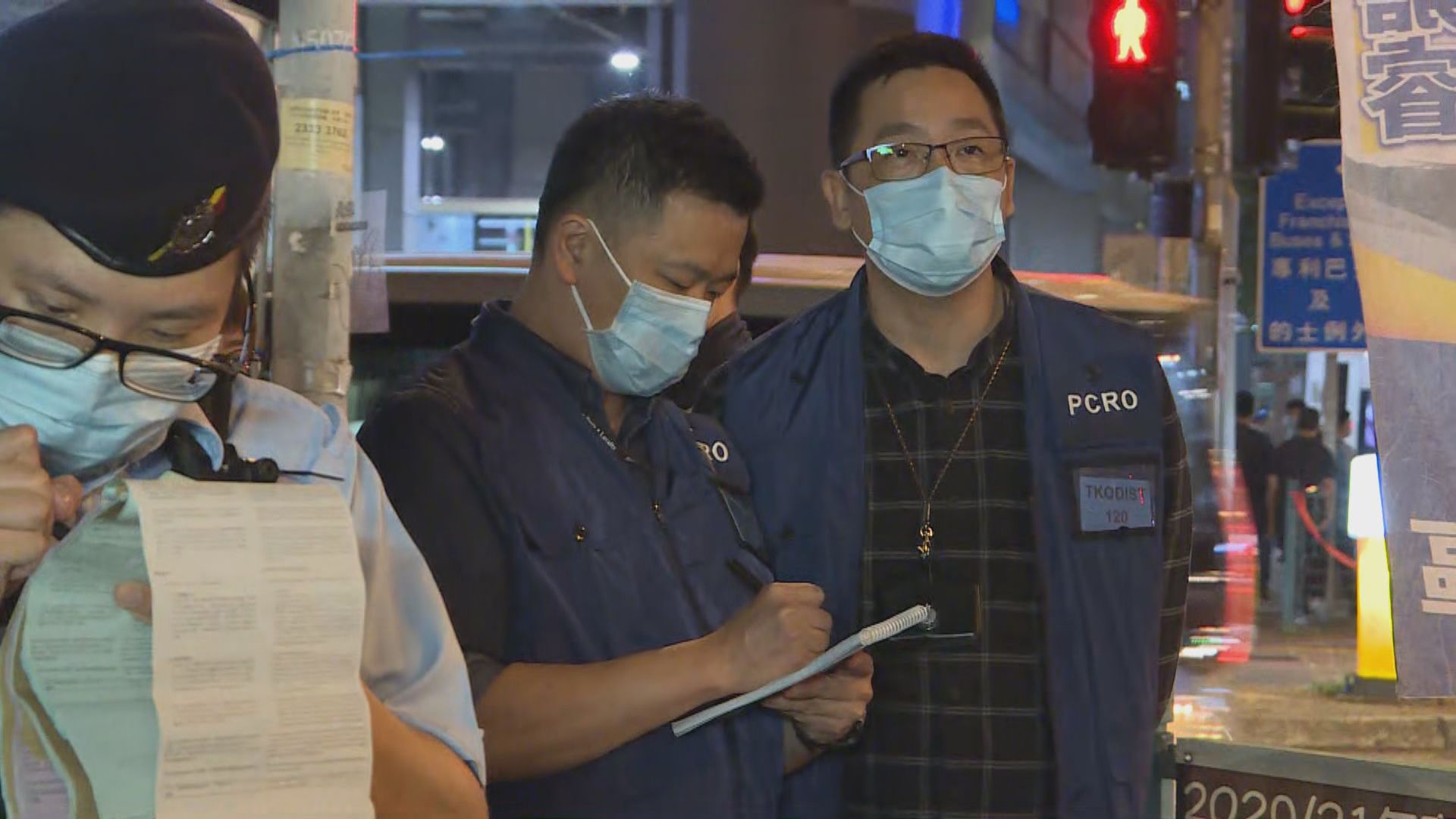 市民悼念周梓樂　警票控六人涉違限聚令