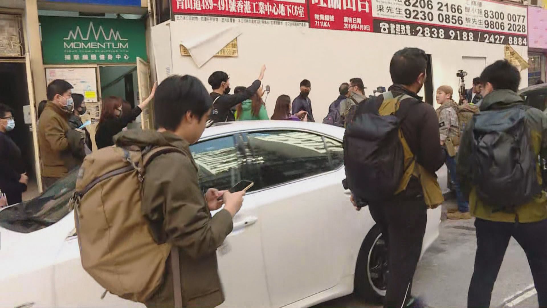 長沙灣有人響應網上號召聚集　防暴在場戒備