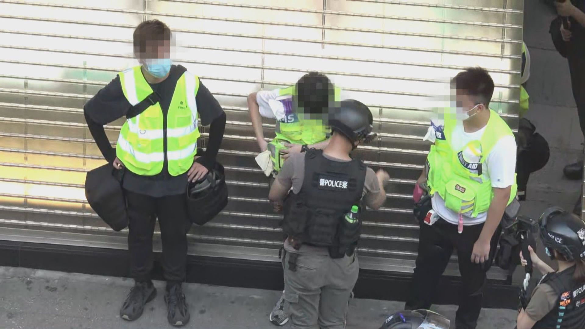 警方指有人涉嫌非法集結　共拘捕五十三人