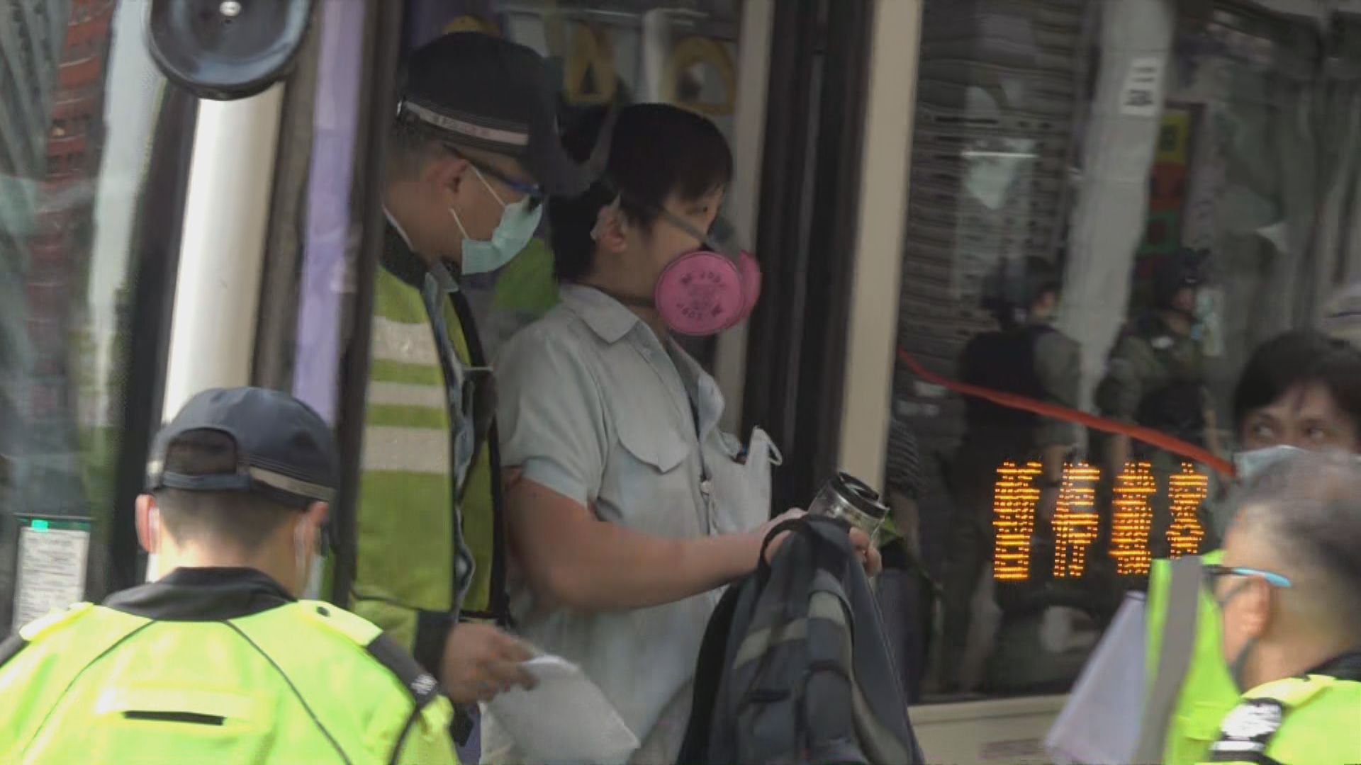 有新巴司機懷疑向警員響號被捕