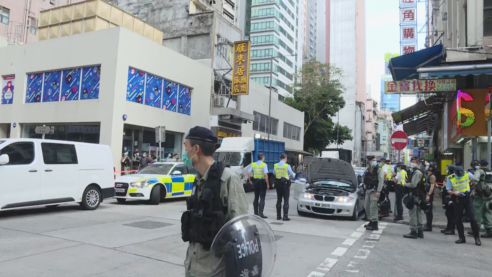 網民發起多區聚集　警方加強巡邏水炮車西環戒備