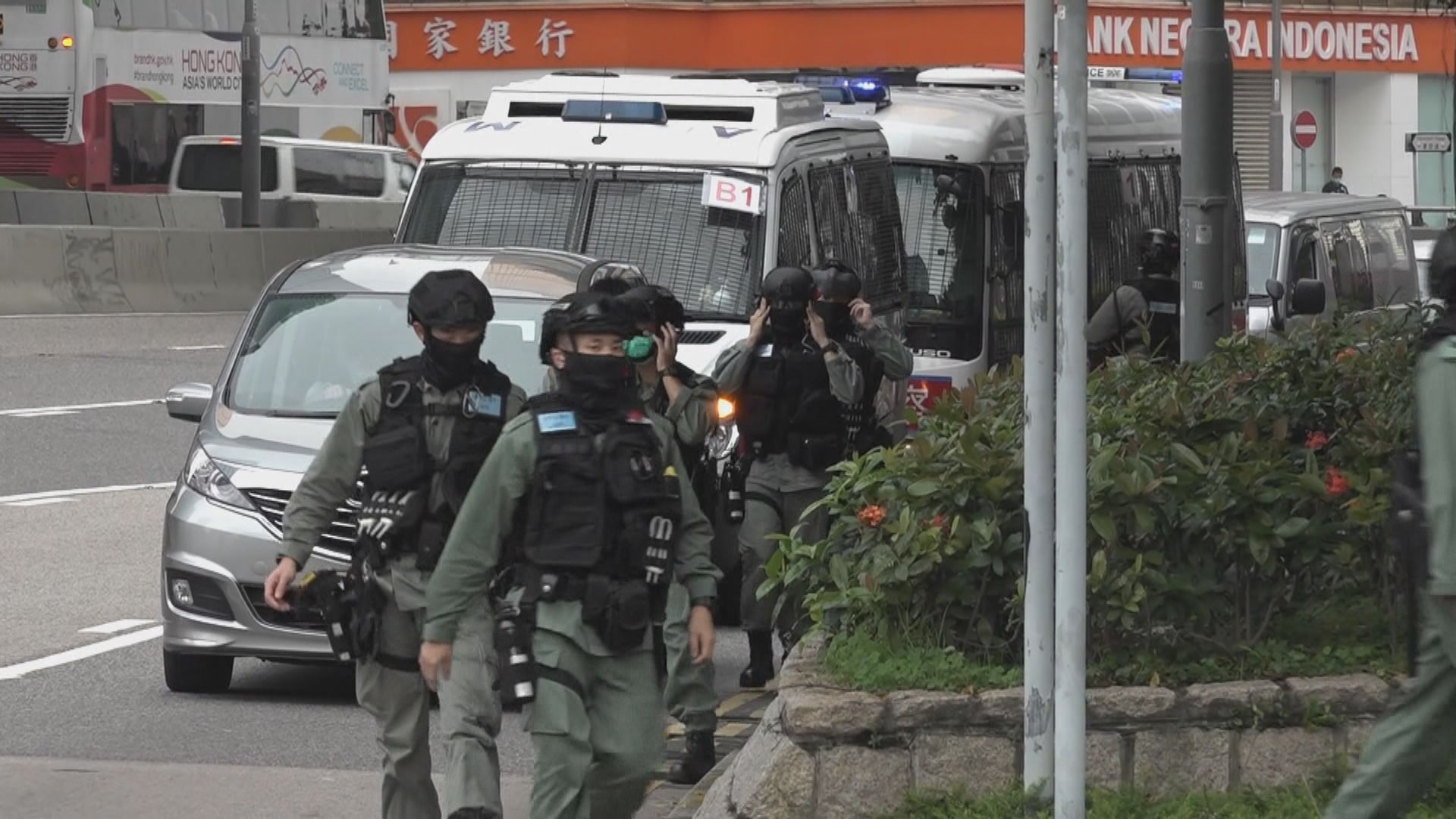 網上號召包圍立法會　警方加強布防