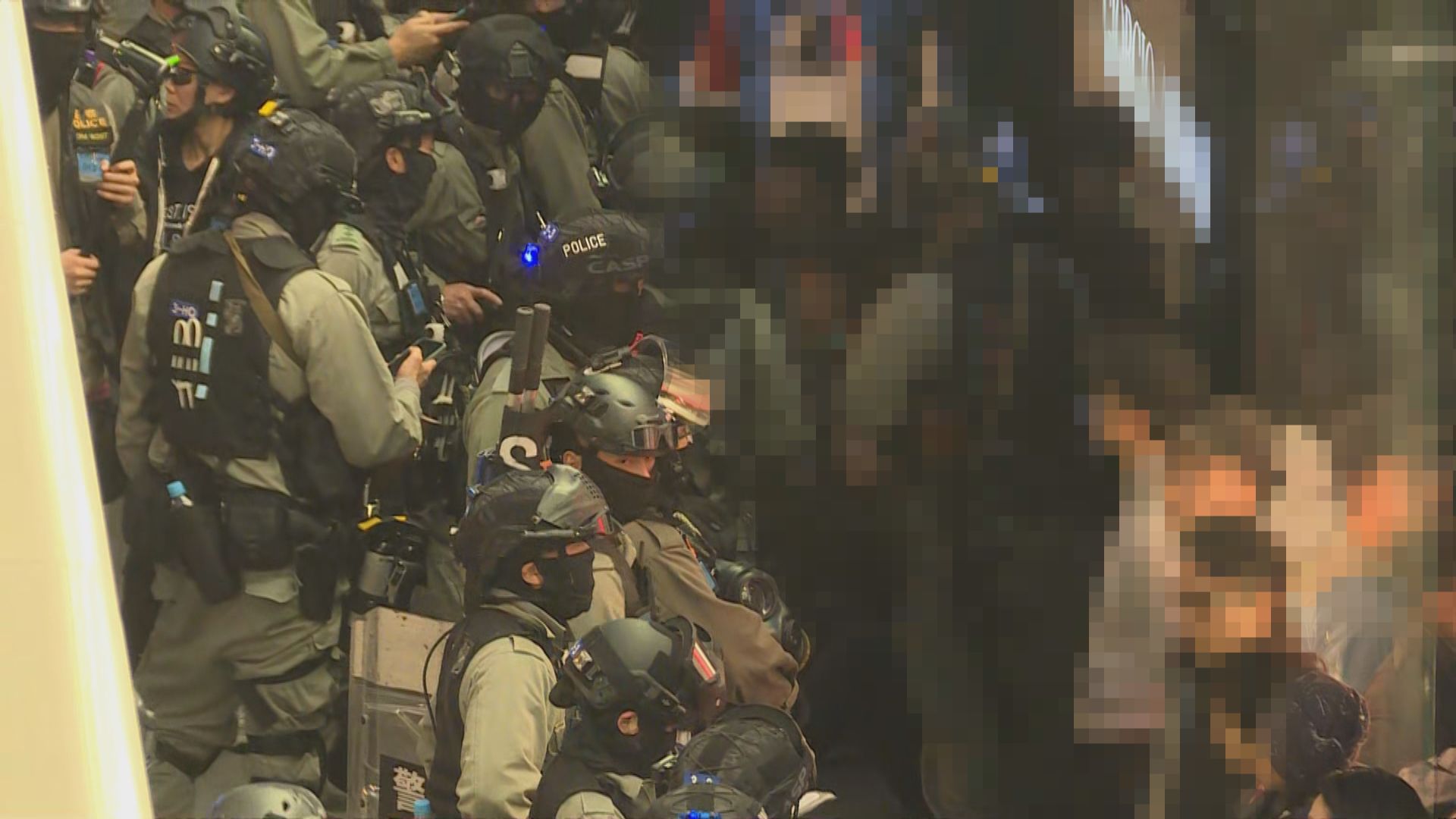 警方要求聚集人士離開　在中環一帶拘捕多人