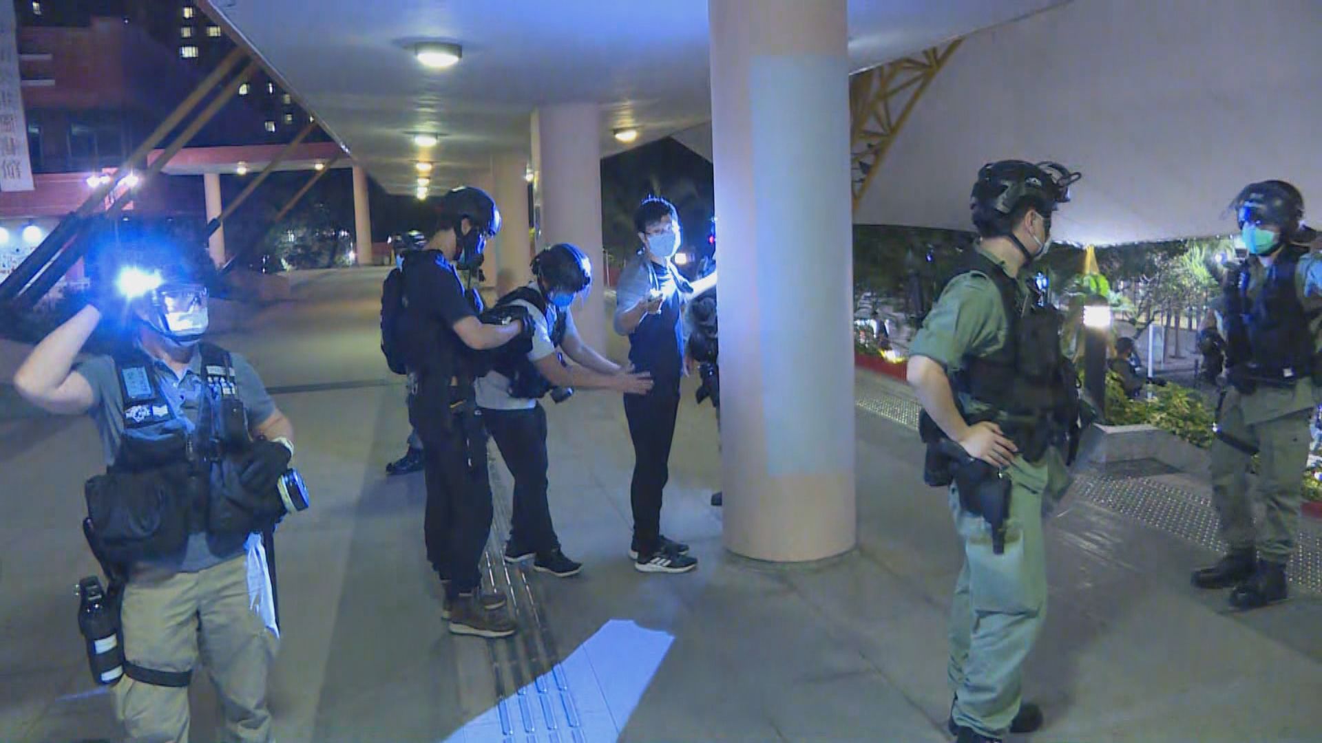 沙田新城市商場內有多人被截查　被票控違反限聚令