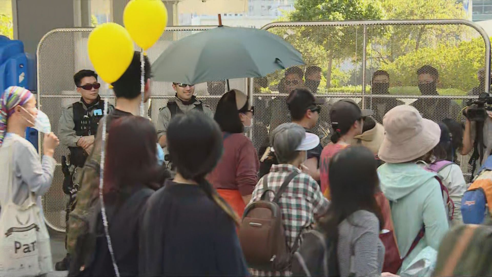 家長遊行促停用催淚彈　數百人參與