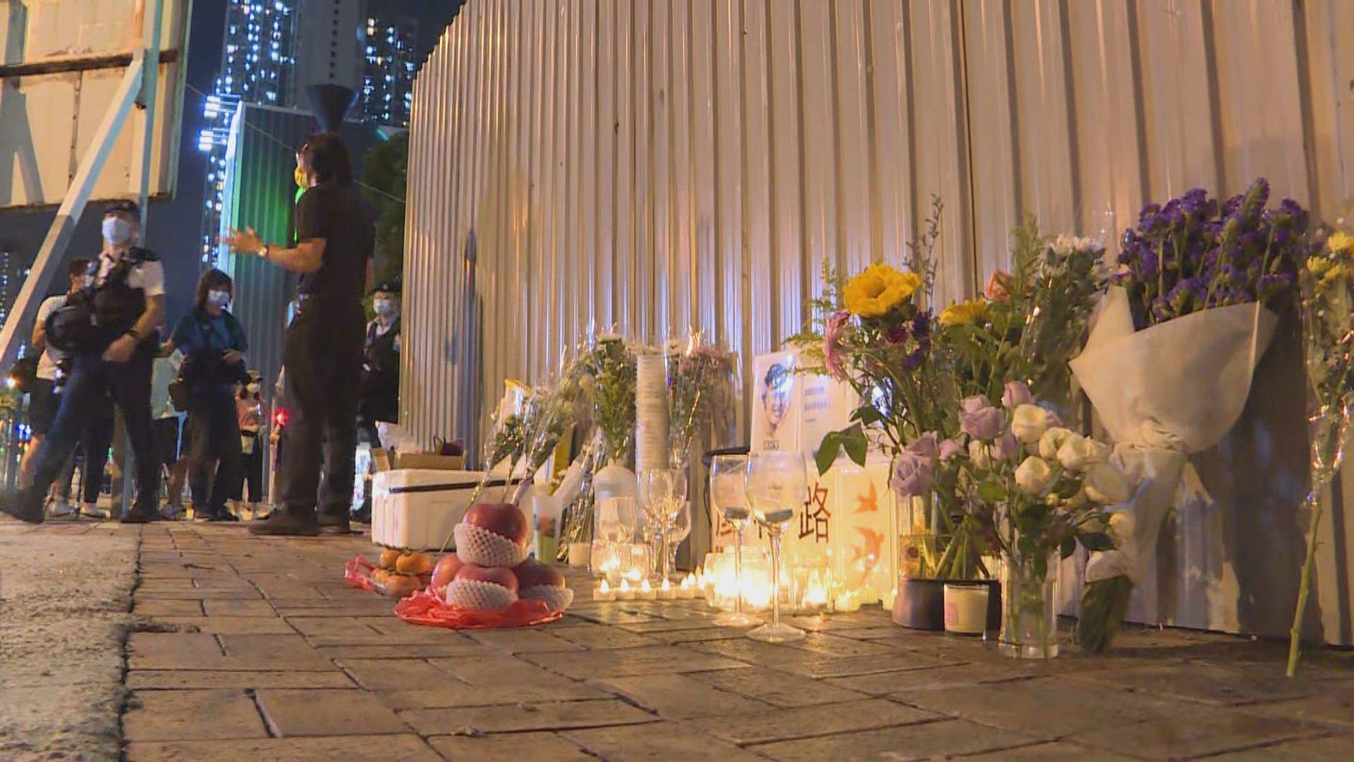 市民到將軍澳悼念周梓樂