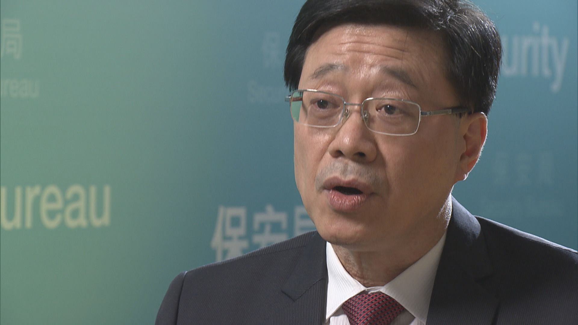 李家超警隊出身　在任保安局局長曾處理多次爭議