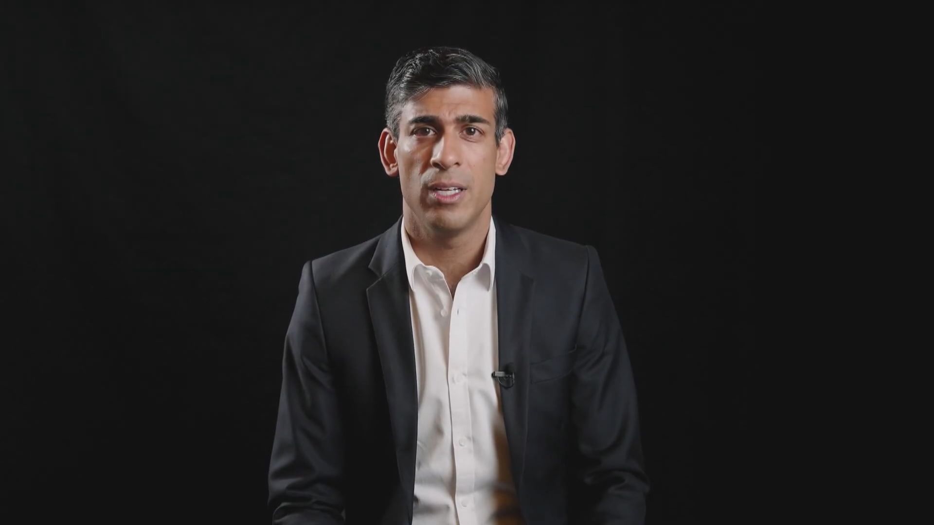 辛偉誠主張先控制好通脹才分階段減稅