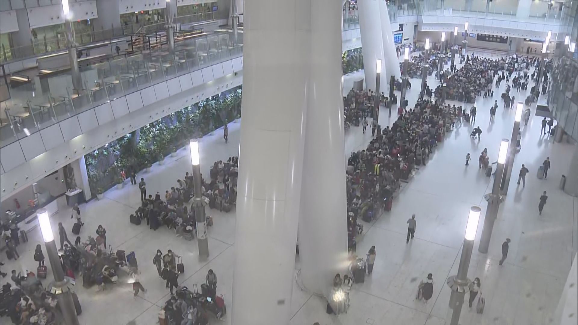 長假期首日　截至下午四時有逾40萬人次出入境