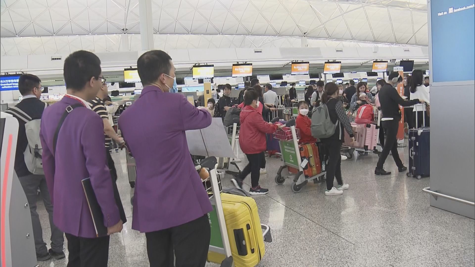 長假期首日　截至晚上九時有逾59萬人次出入境