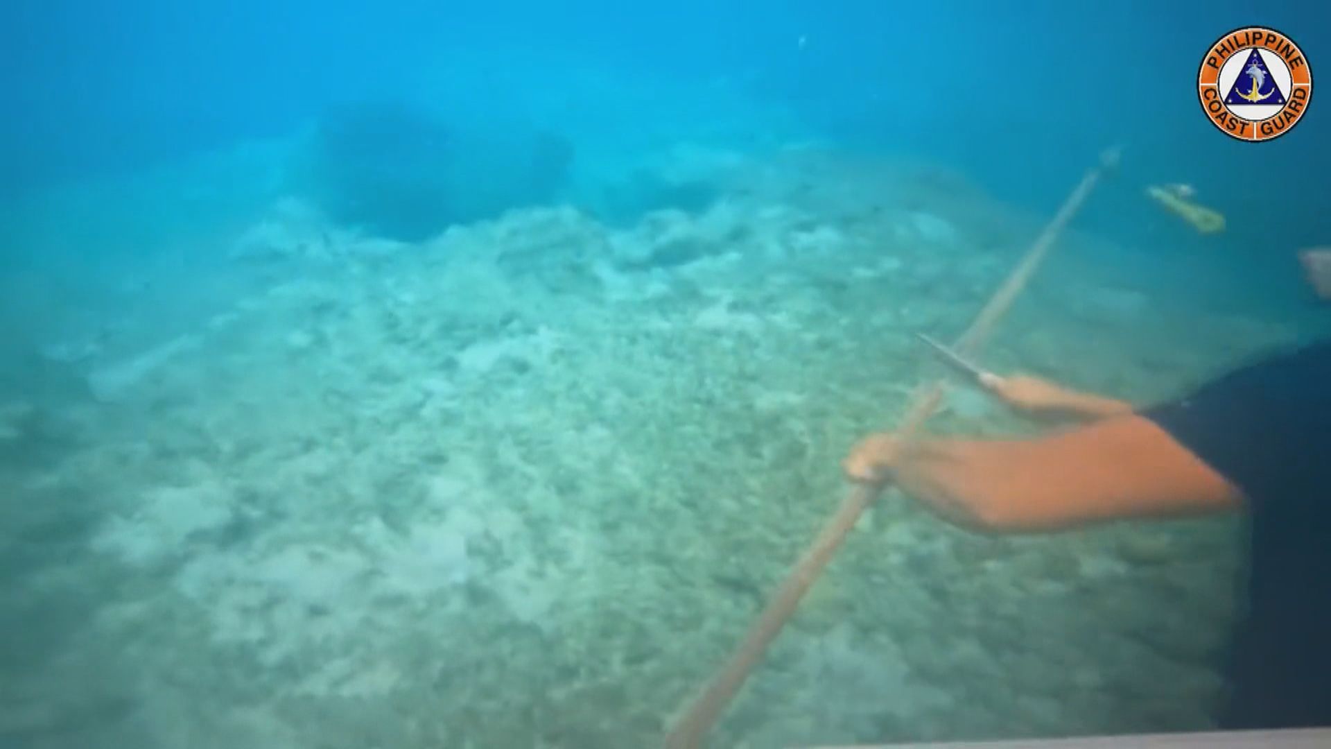 菲律賓稱已移除中國在黃岩島海域放置的浮標