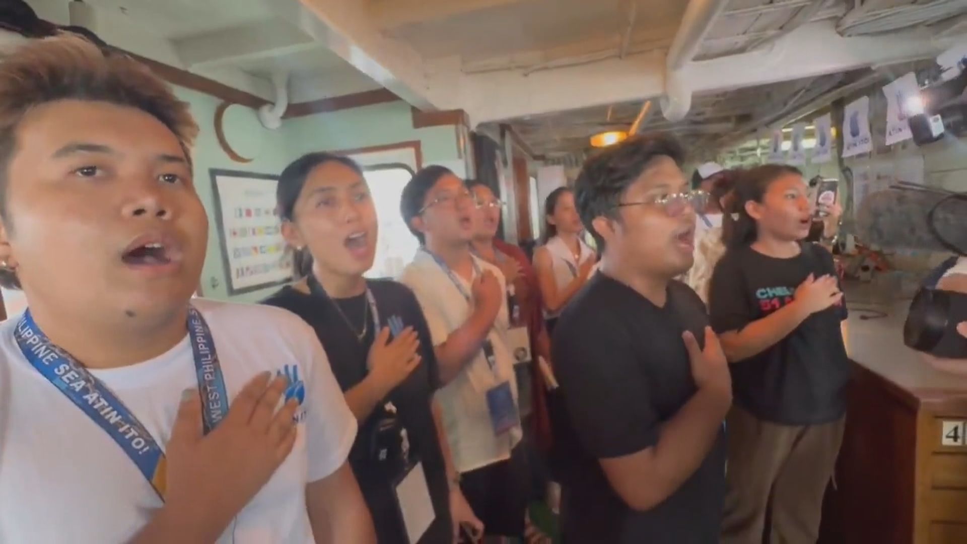 菲律賓組織舉行中業島海上演唱會　中國海警船隻警告監視