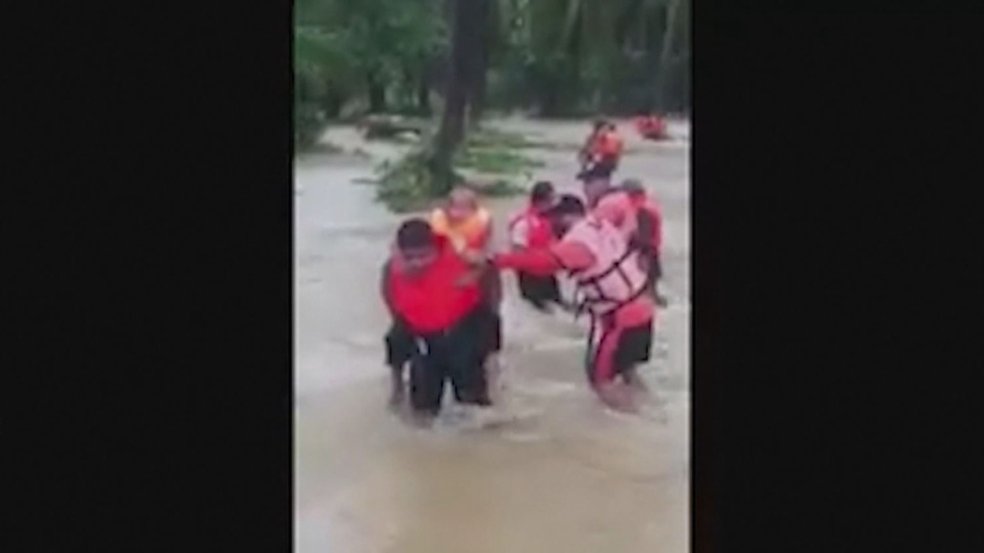 「圓規」吹襲菲律賓　至少9人死亡11人失蹤