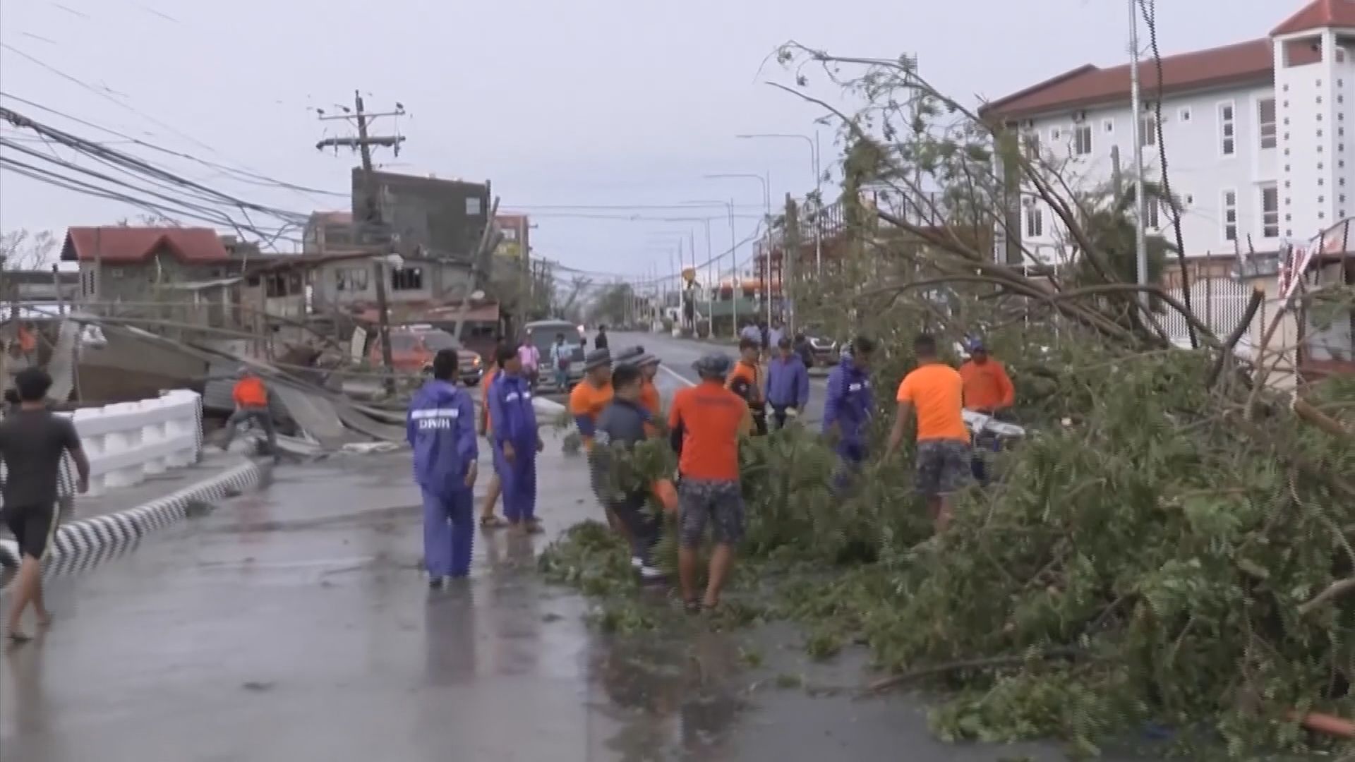 山竹吹襲菲律賓造成最少十二人死亡