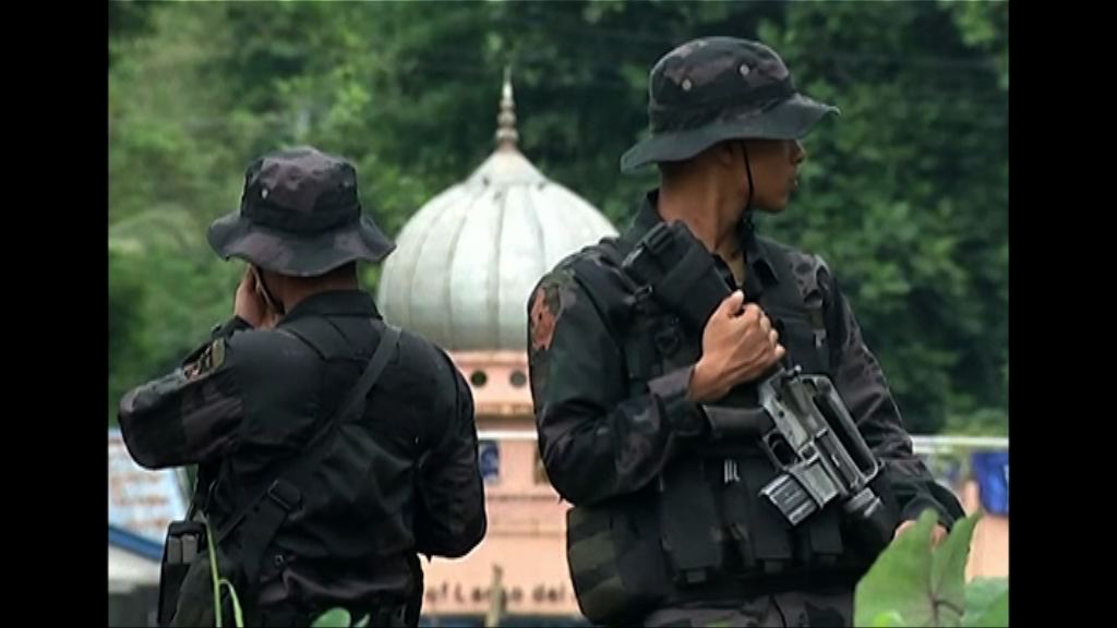 菲軍警與武裝分子續交火　大批居民外逃