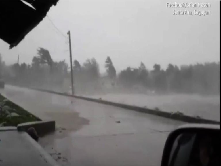 颱風天鵝吹襲菲律賓最少四死