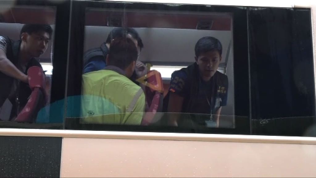 九巴座椅再發現有針　男乘客受傷