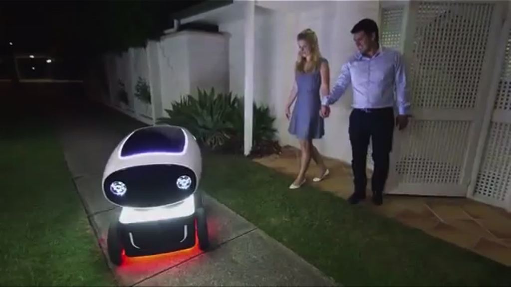 澳洲薄餅店試用機械人送外賣