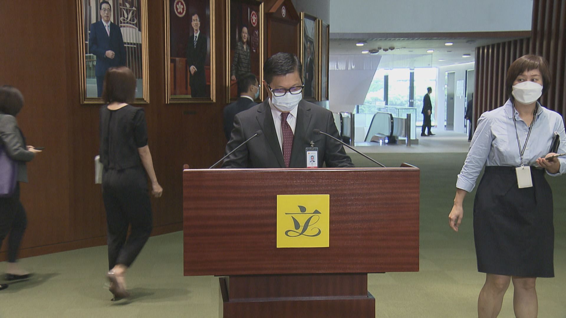 「石牆花」解散　鄧炳強尊重決定稱做法負責任 