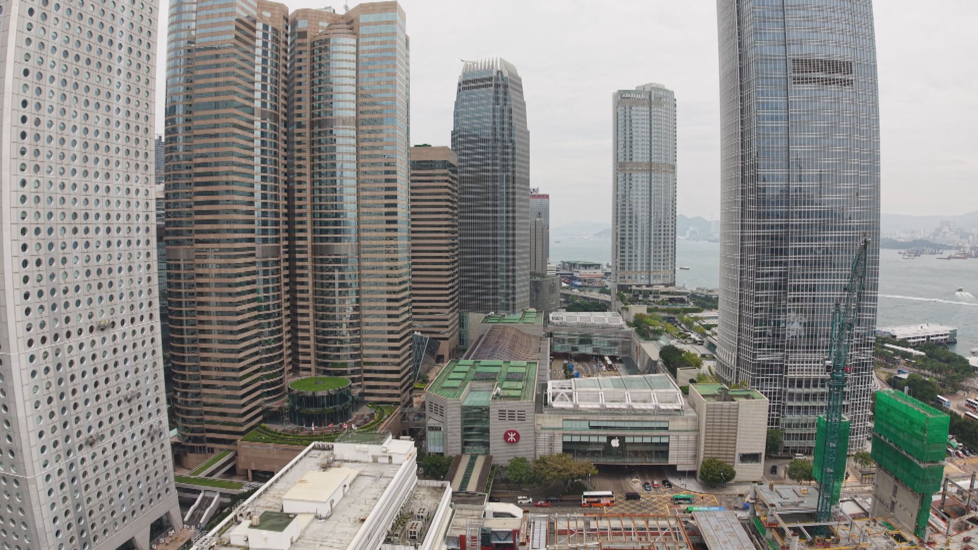 五年規劃：引進企業在港設管理離岸貿易及供應鏈中心
