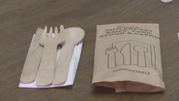 紙羹浸熱湯變軟 製造商認部分環保餐具未能媲美膠餐具