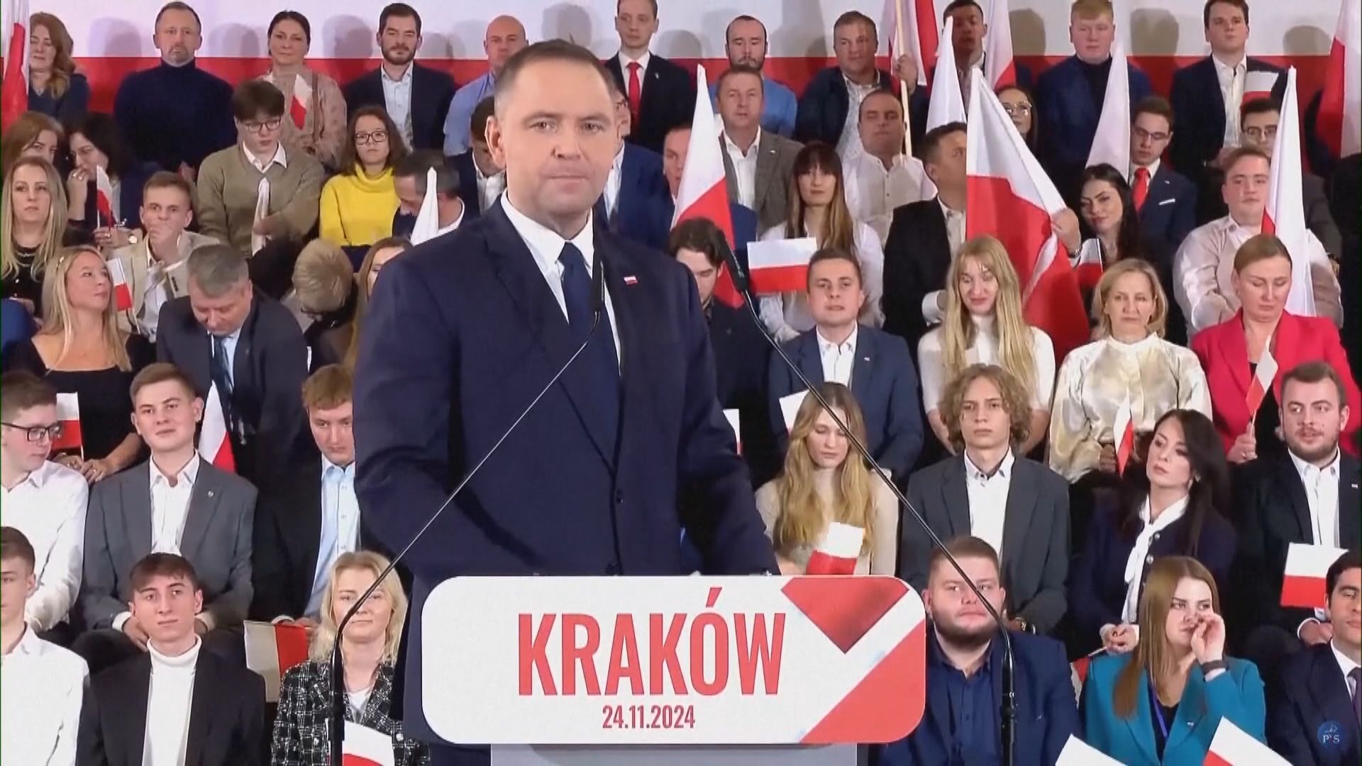 波蘭總統參選人納夫羅茨基被揭化名出書　上電視宣傳自吹自擂引發廣泛嘲諷