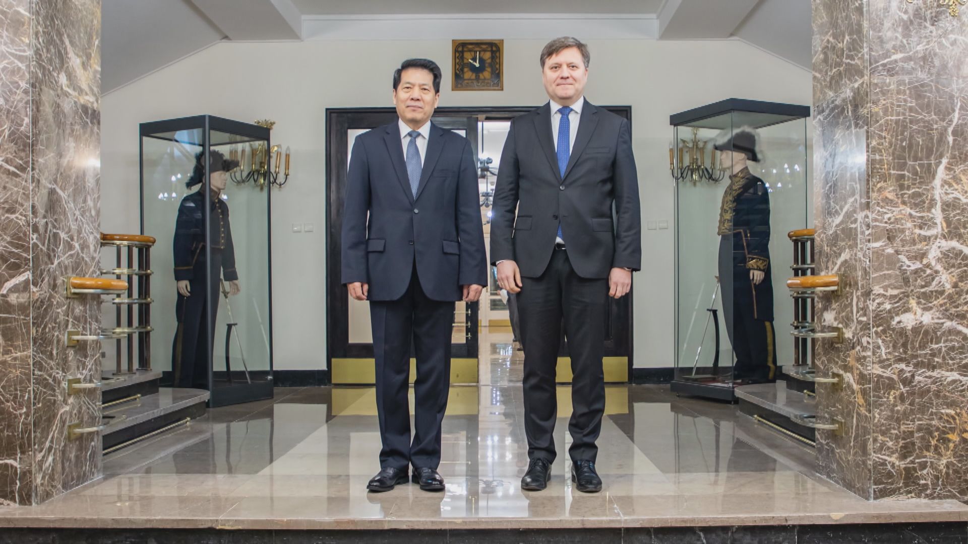 李輝稱中方願與波蘭就解決烏克蘭危機保持溝通