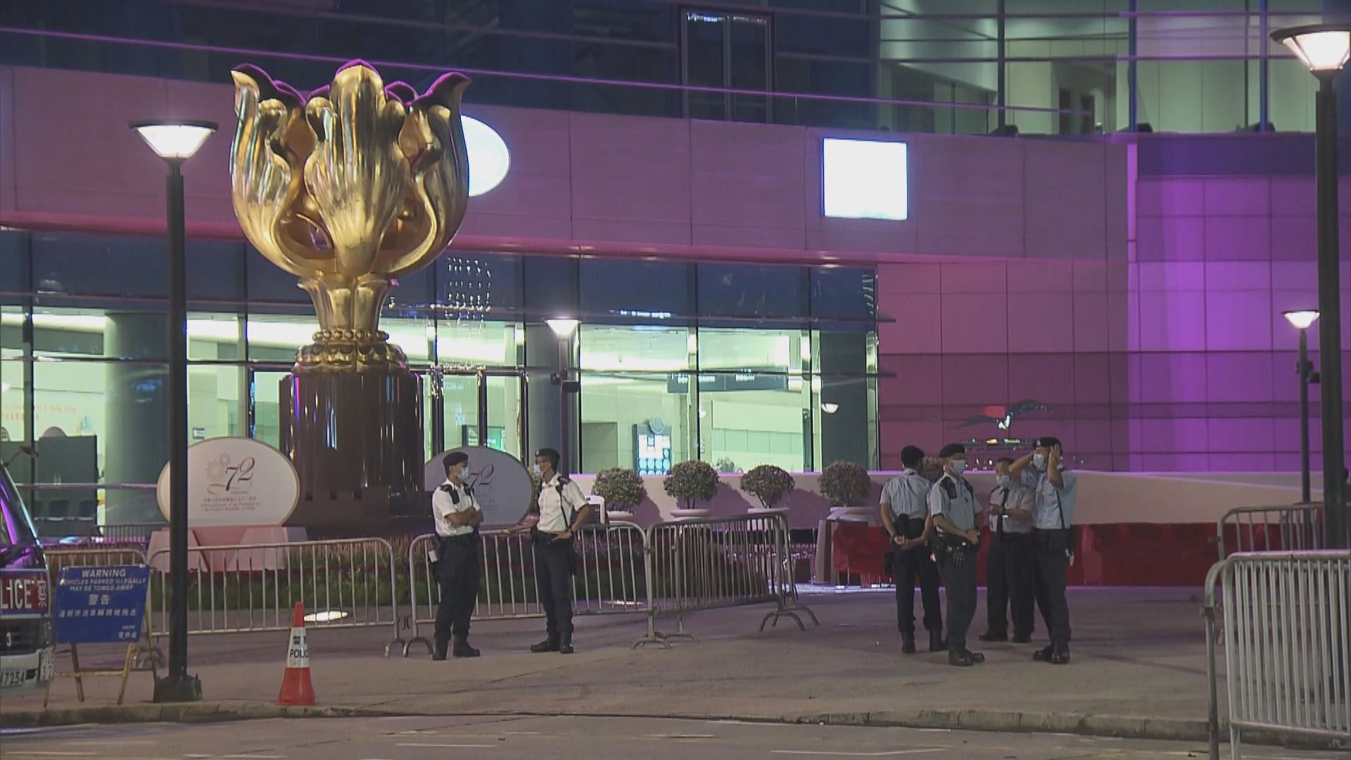 警方金紫荊廣場外布防　消息：國慶前夕及當日出動逾八千警力
