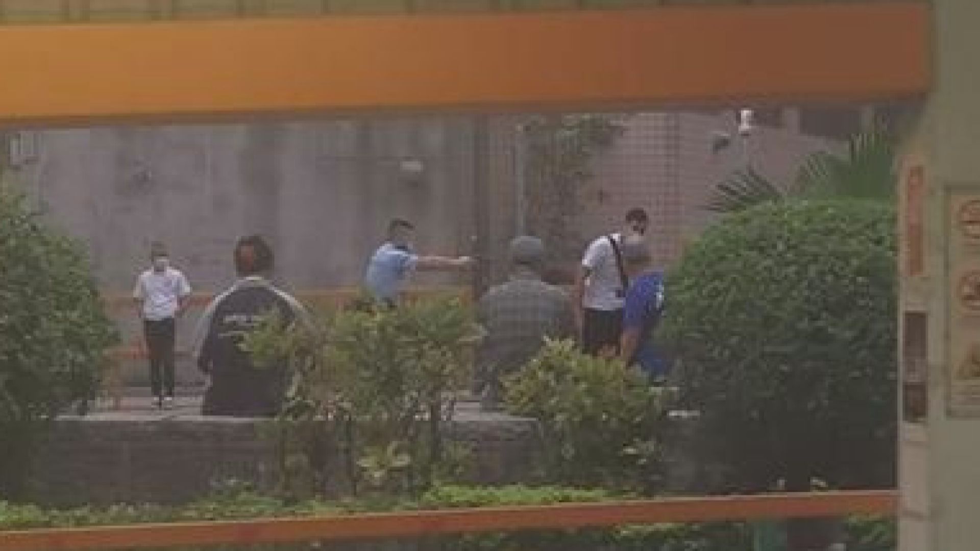 屯門持毀爛玻璃樽女子涉藏有攻擊性武器被捕