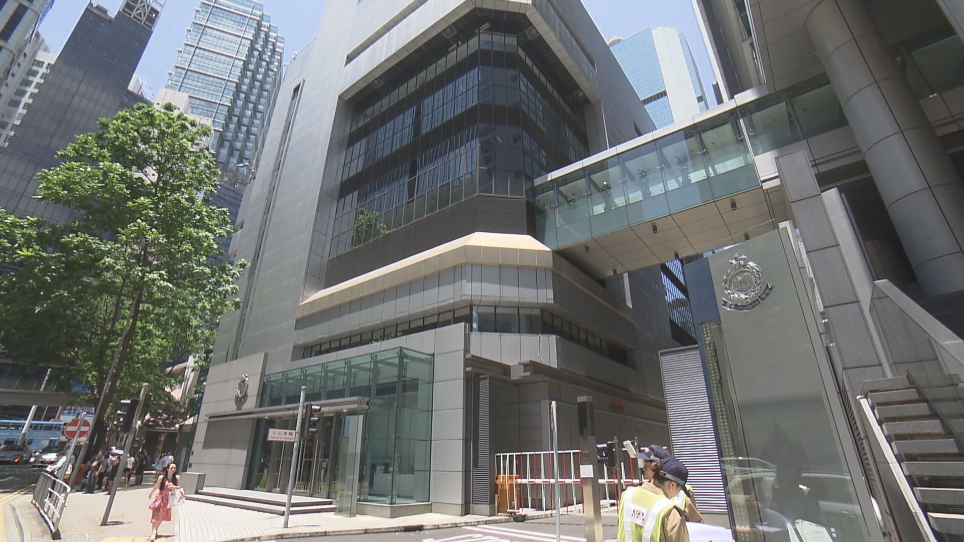 消息：一名葵青警區警員涉妨礙司法公正被捕