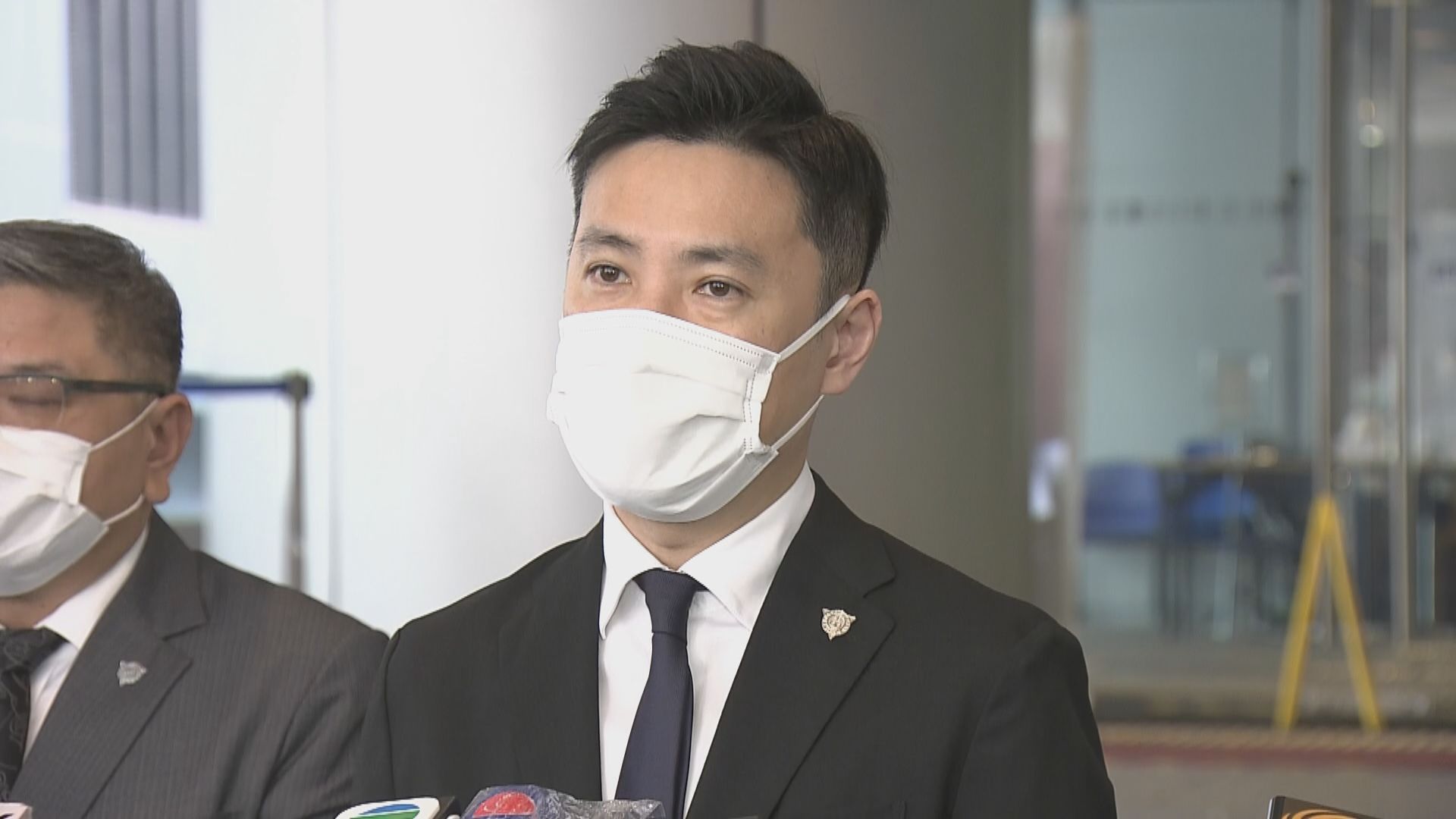 9人被捕涉助12港人偷渡　據了解包括梁國雄前助理及前本民前成員