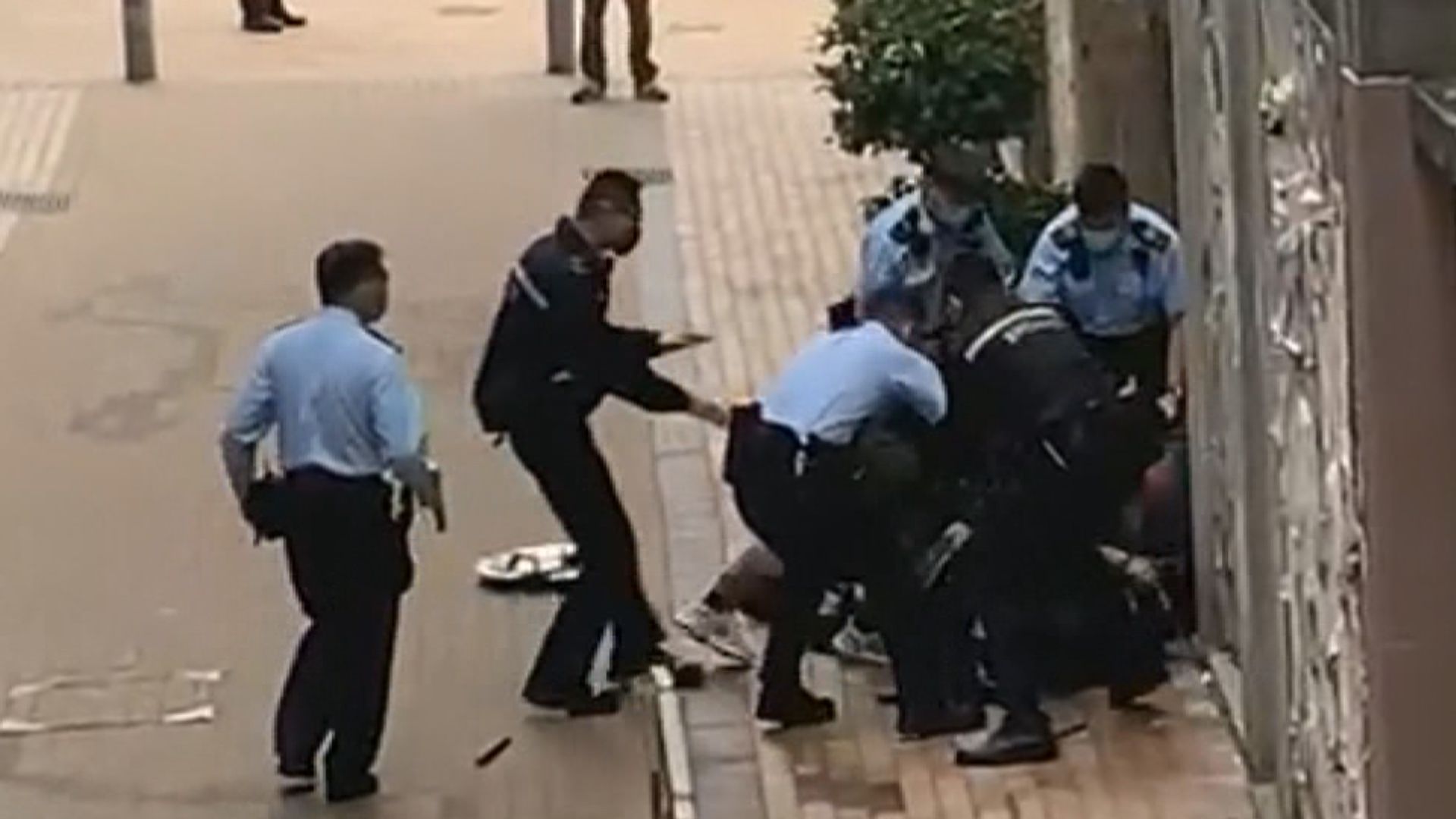 警方周五跑馬地拘捕一名闖入銀行疑犯