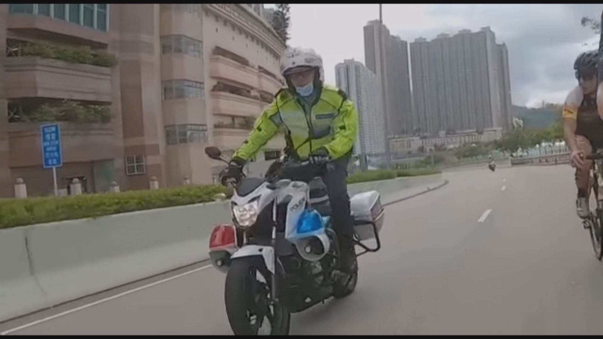 模仿「踩單車」交通警被暫停駕駛職務調至內勤工作