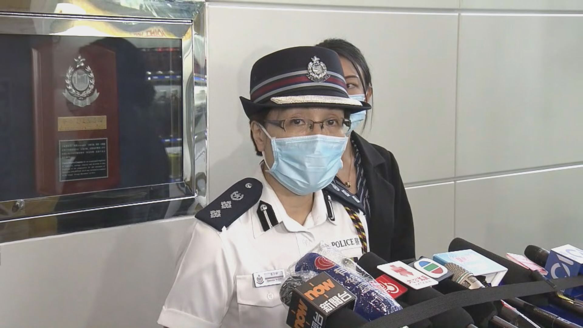 警方西區指揮官：出席區議會會議被刁難侮辱故離場抗議