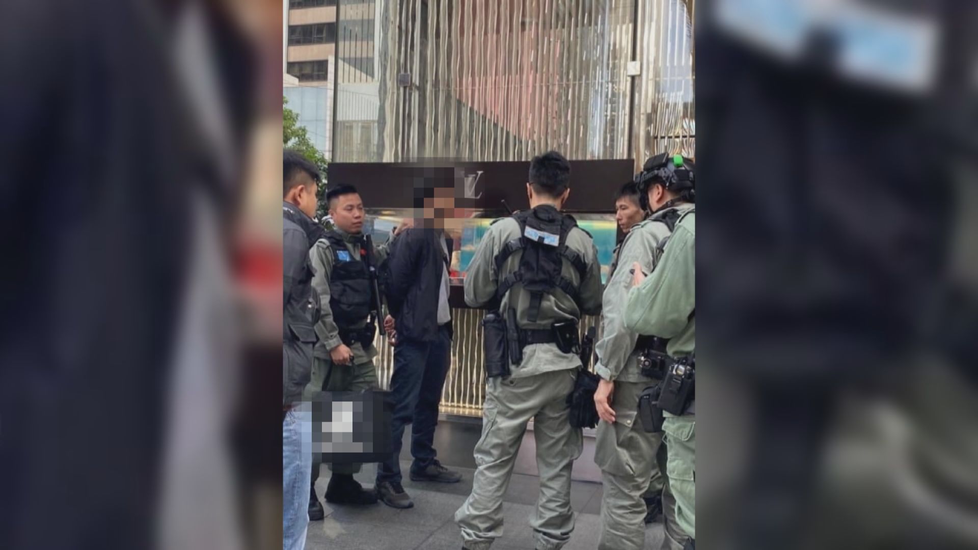 外賣男被捕　警方解釋搜出伸縮鐵棒和宣傳單張