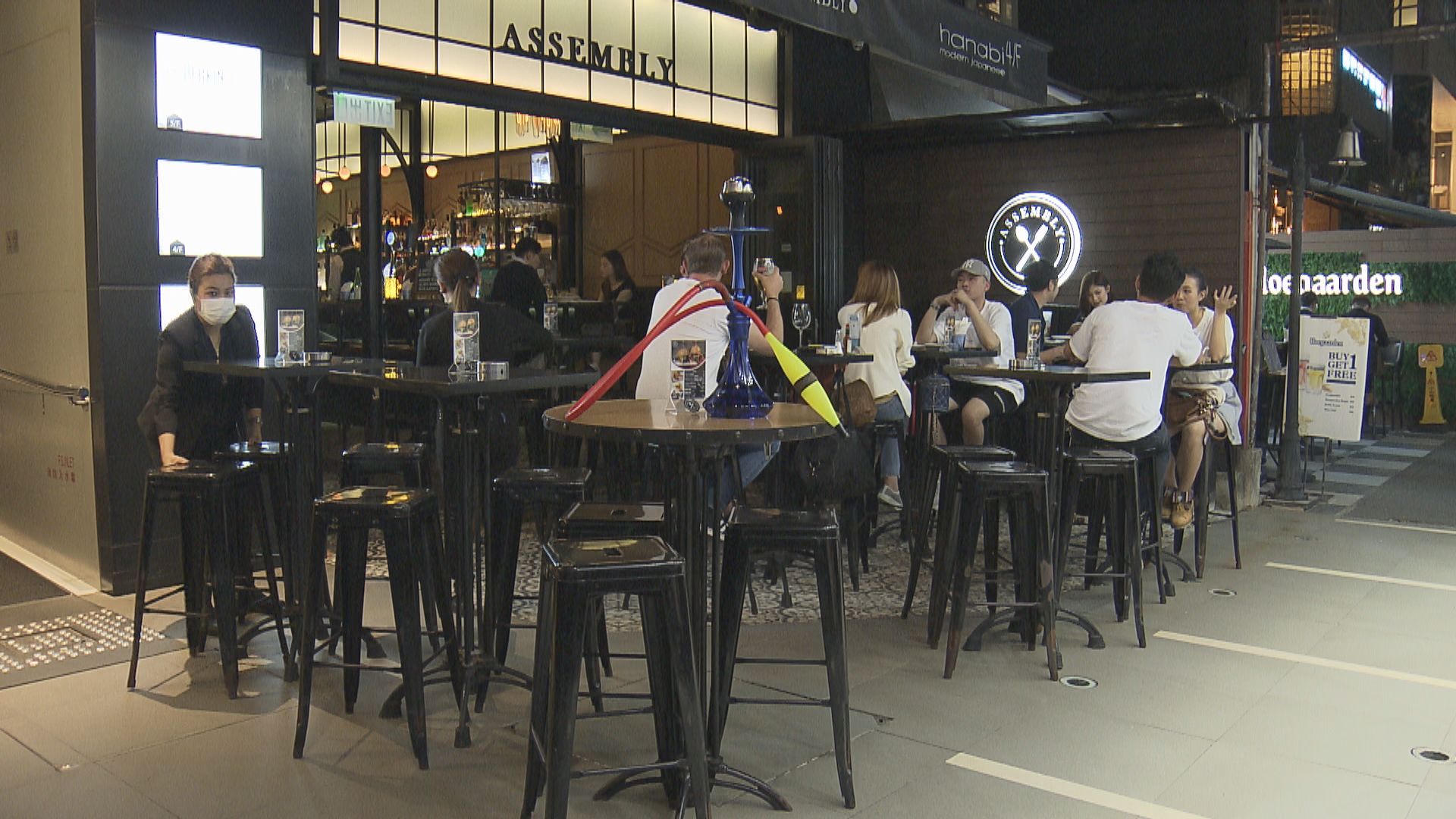 一名警員尖沙咀諾士佛台酒吧消遣後襲擊他人被捕