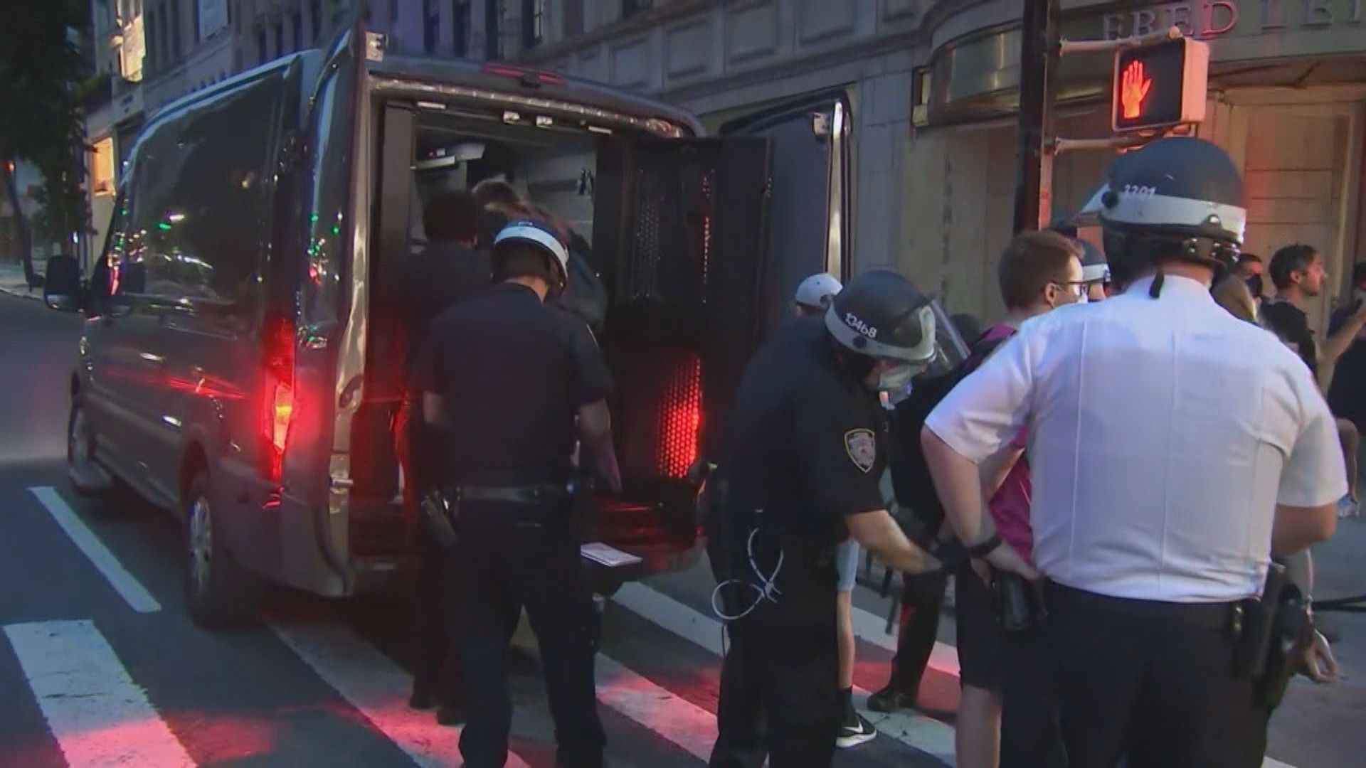 「有限制豁免權」成警暴擋箭牌　美議員擬提案廢除