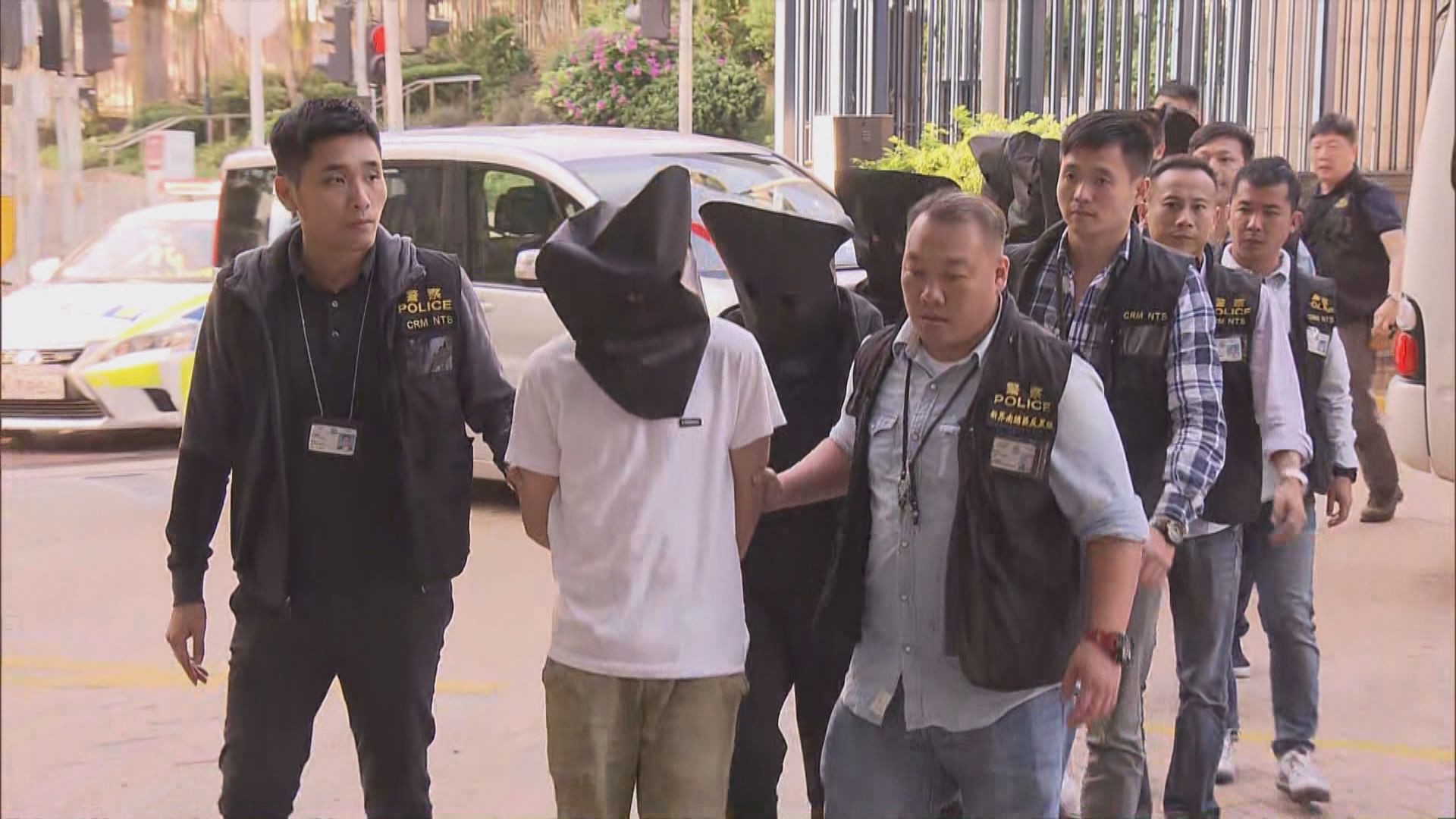 警方反黑行動拘31名男女