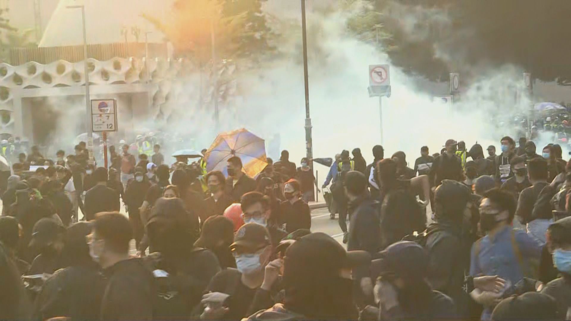 警方周末再放催淚彈　批有人唯恐天下不亂