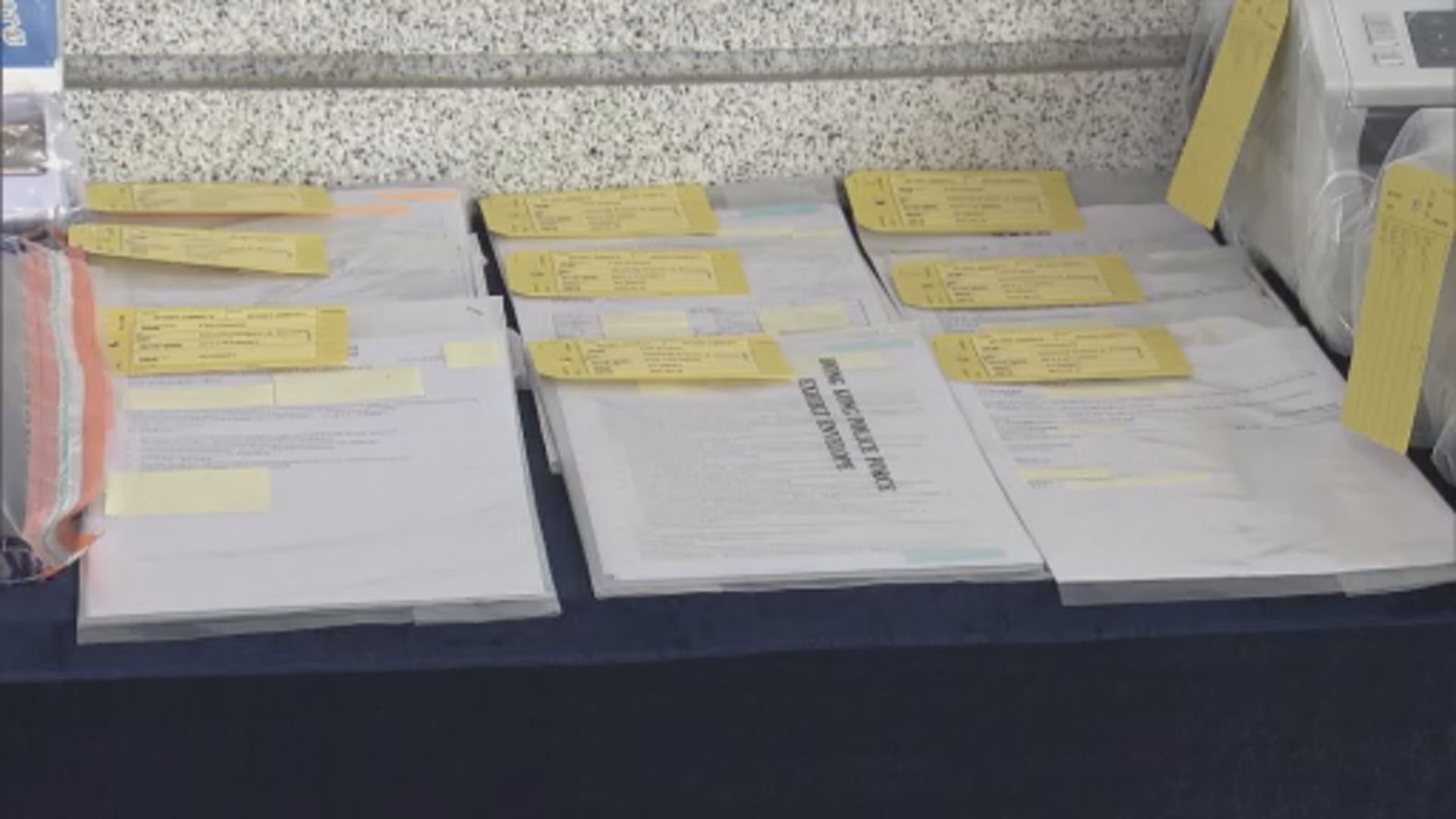 警方旺角破詐騙及非法放債集團拘六人