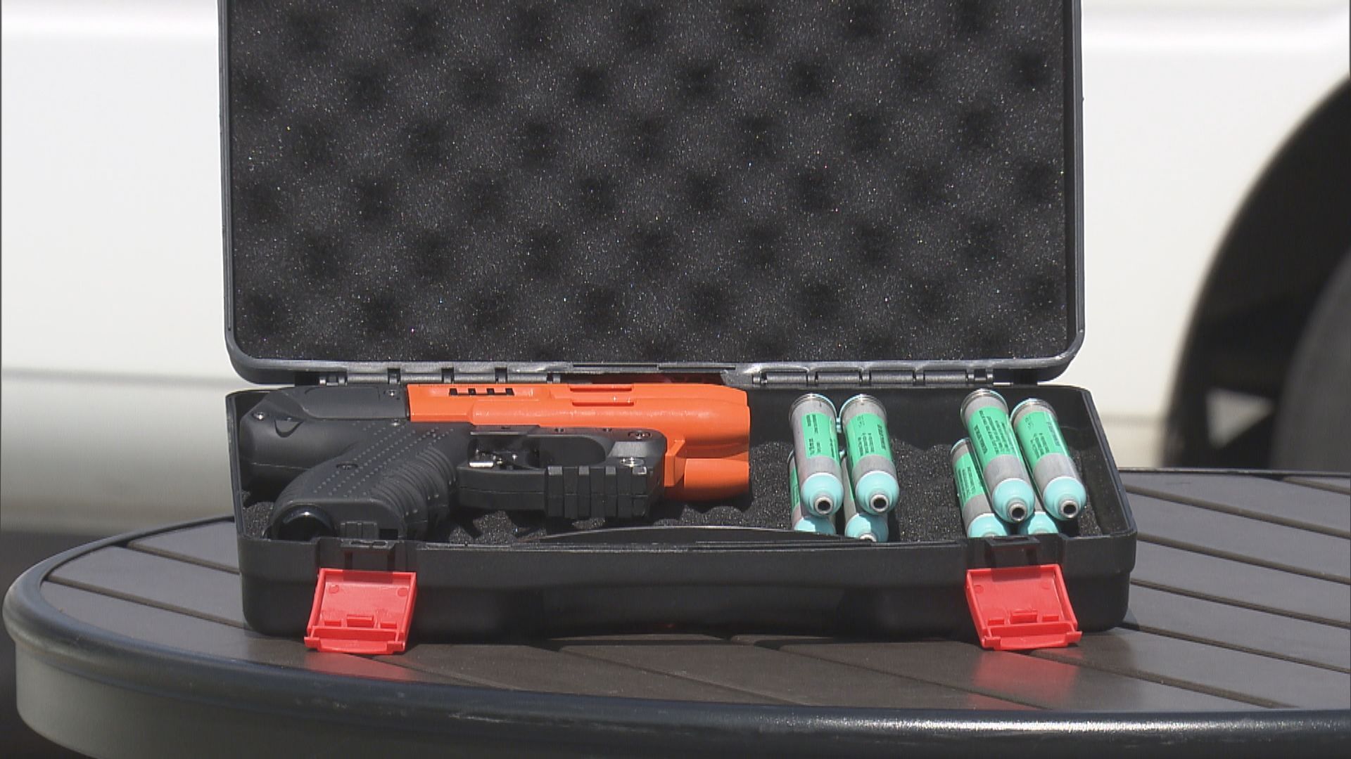 警方周日起試用新胡椒水發射器　稱更能精準打擊目標人物