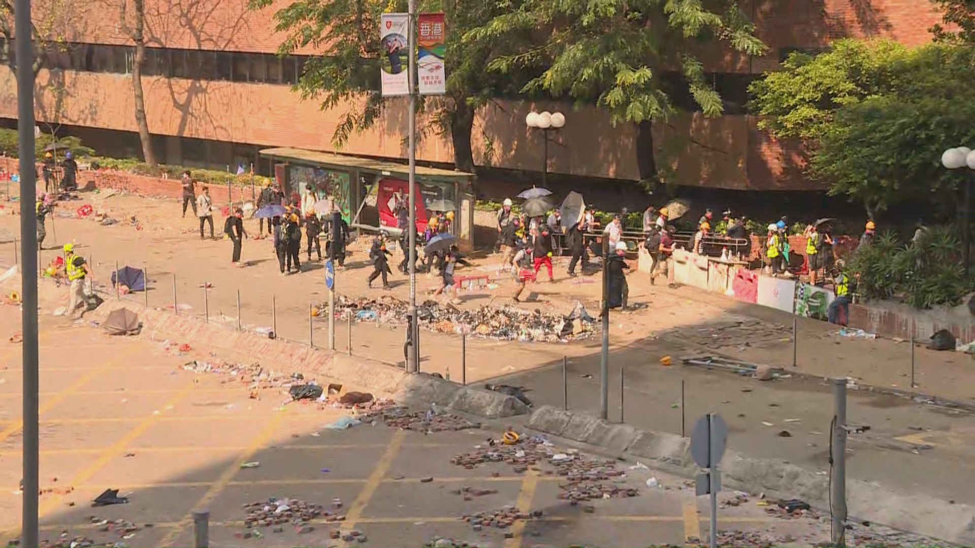 理大衝突警拘25人涉非法集結及藏攻擊性武器