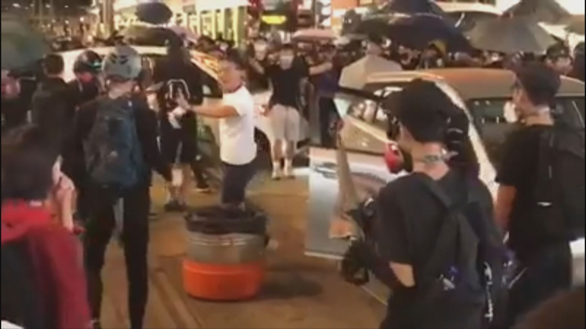 去年十月元朗警員開槍　14歲男童被控暴動