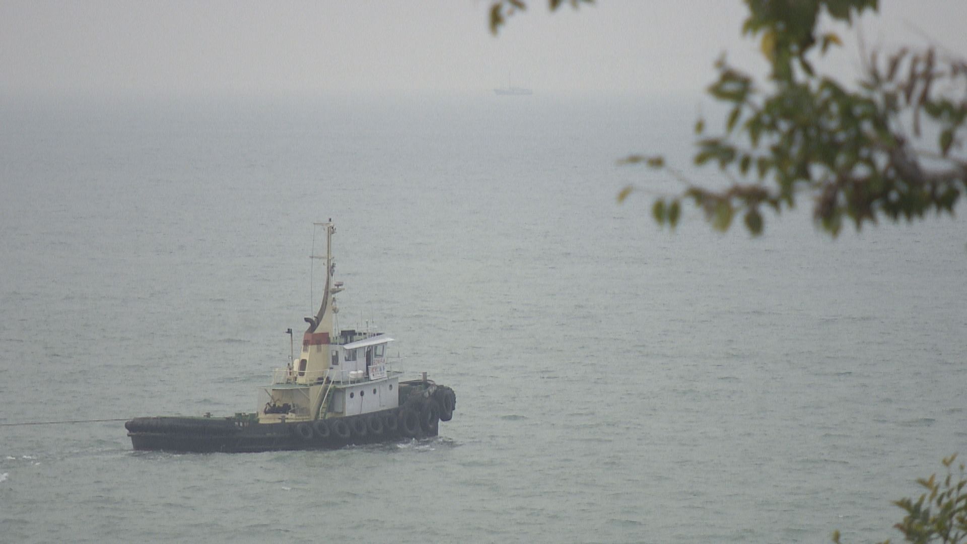 珠海水警船追截走私快艇時進入香港水域於大澳擱淺