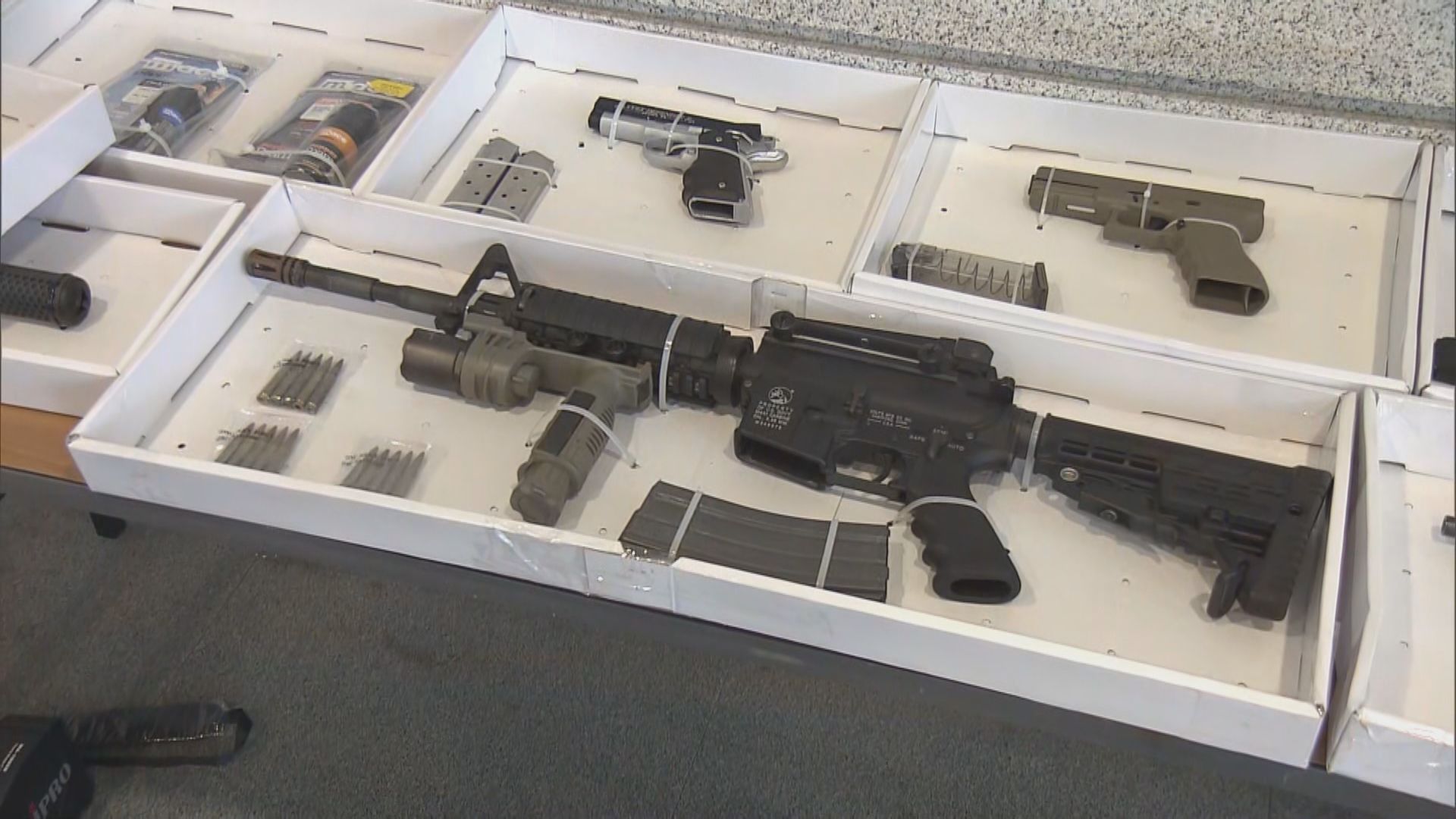 警搜查全港多處檢槍械及組件拘三人