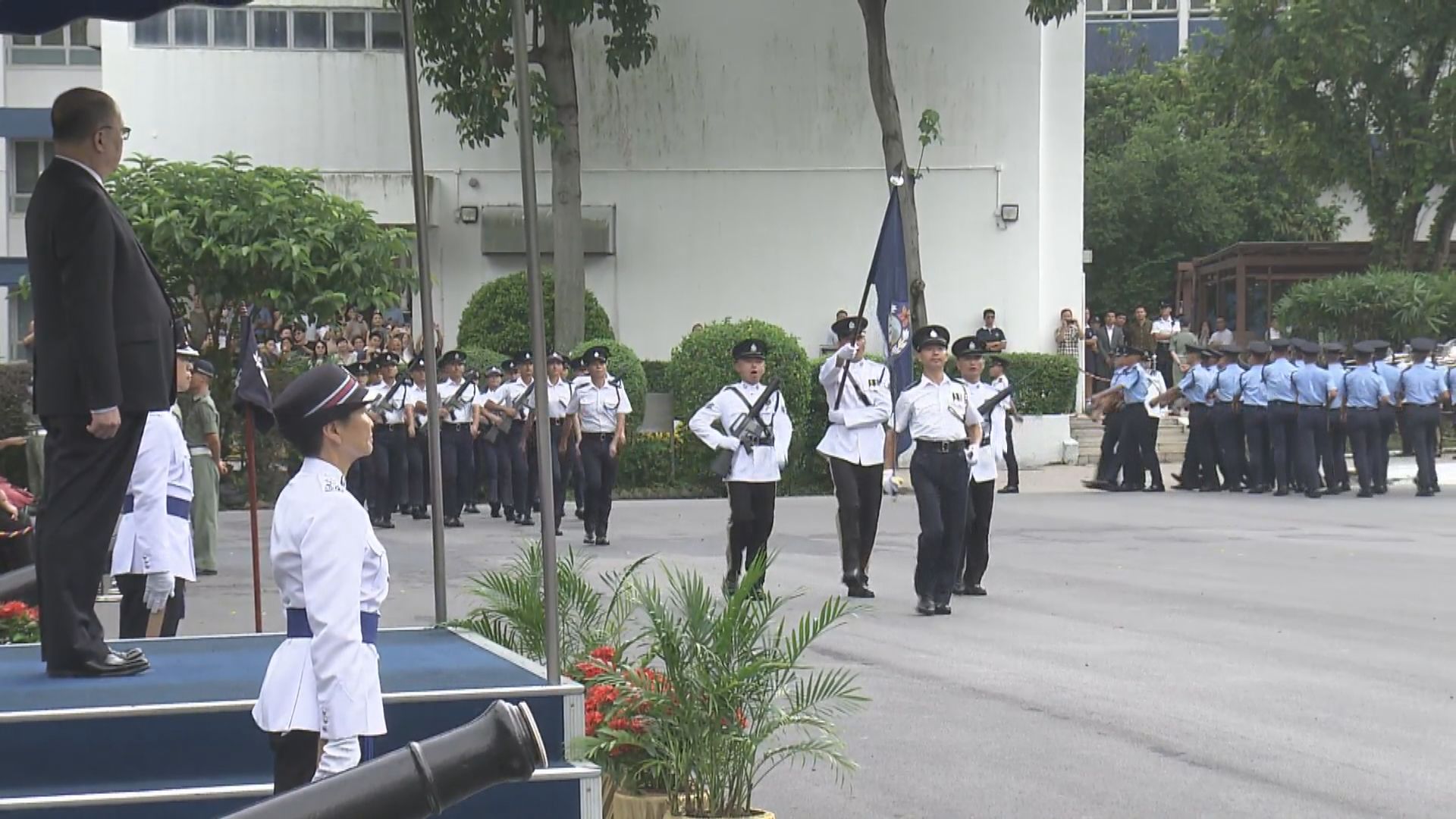 首檢閱警校結業會操 鄭雁雄：仍有反中亂港分子妄圖捲土重來