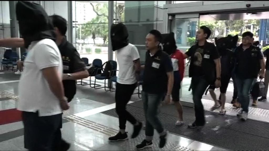 警方反黑行動拘15人